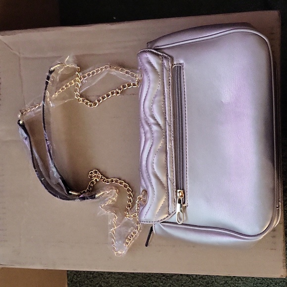 New silver quilted purse - Picture 2 of 6